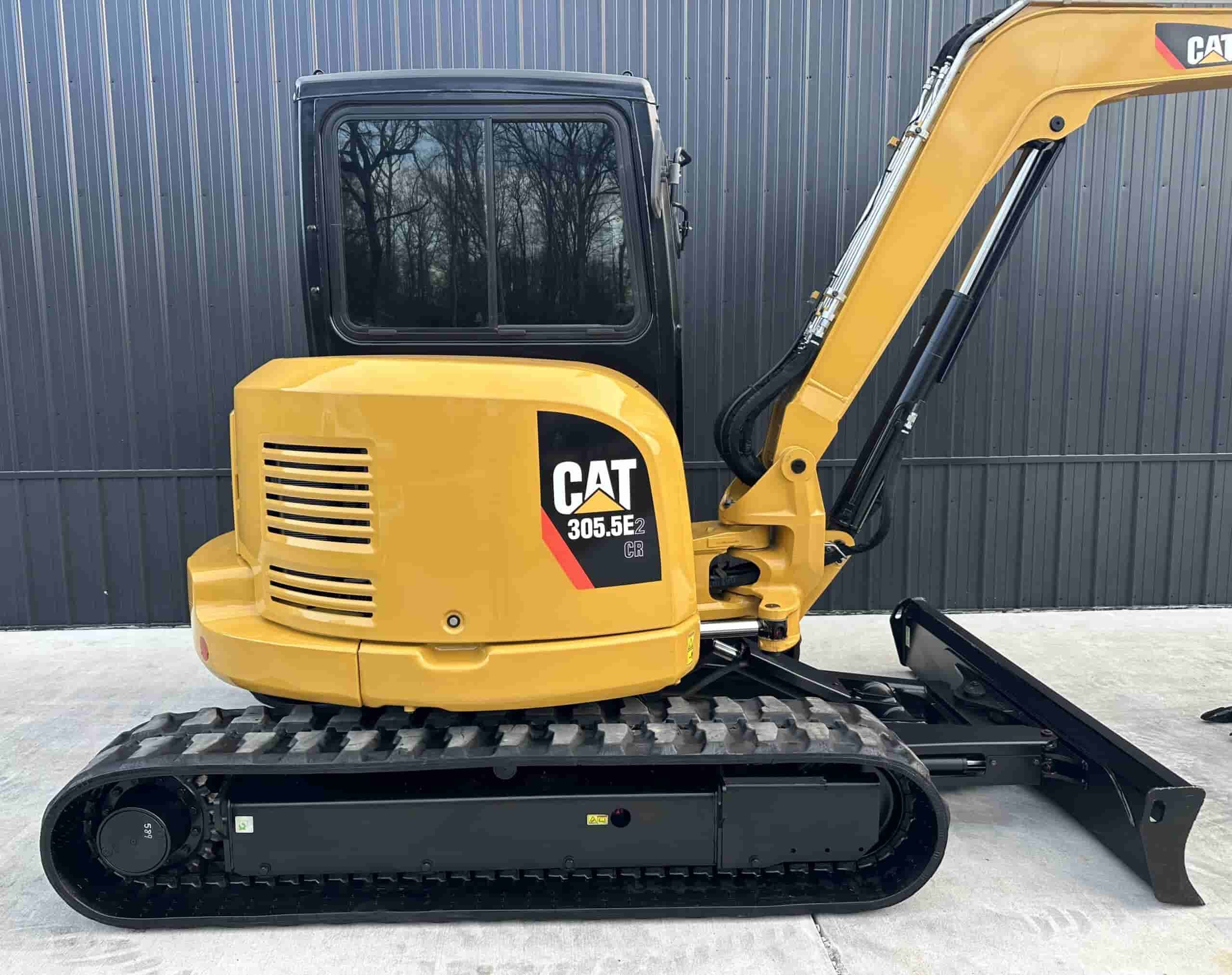 2019 CAT 305.5E2 Only 589Hrs
